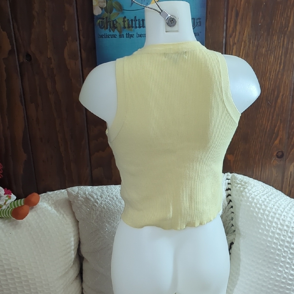 Size L Dynamite Light Yellow Ribbed Tank Top - Picture 9 of 11